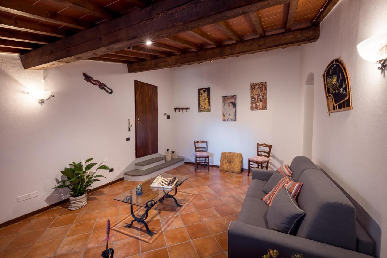 Tognazzi Casa Vacanze - Casa Vico Zambra Bagian luar foto